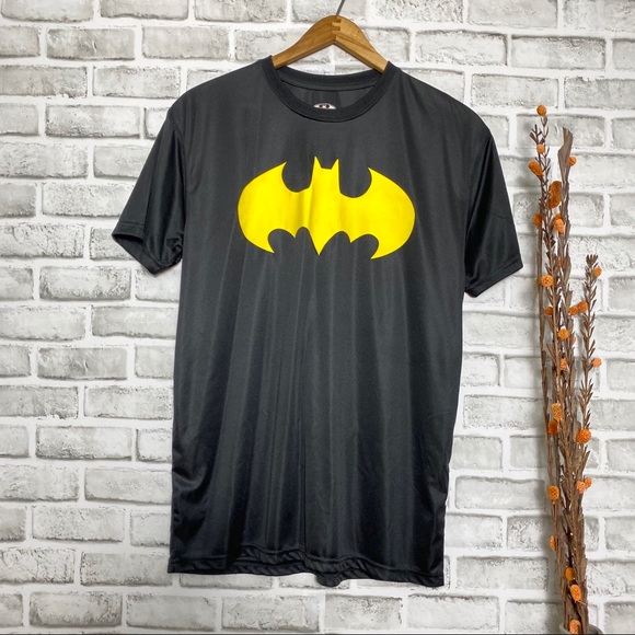 Batman Tops - 4/$25 DC Comics Men’s Batman basic Logo Tee Sz:L